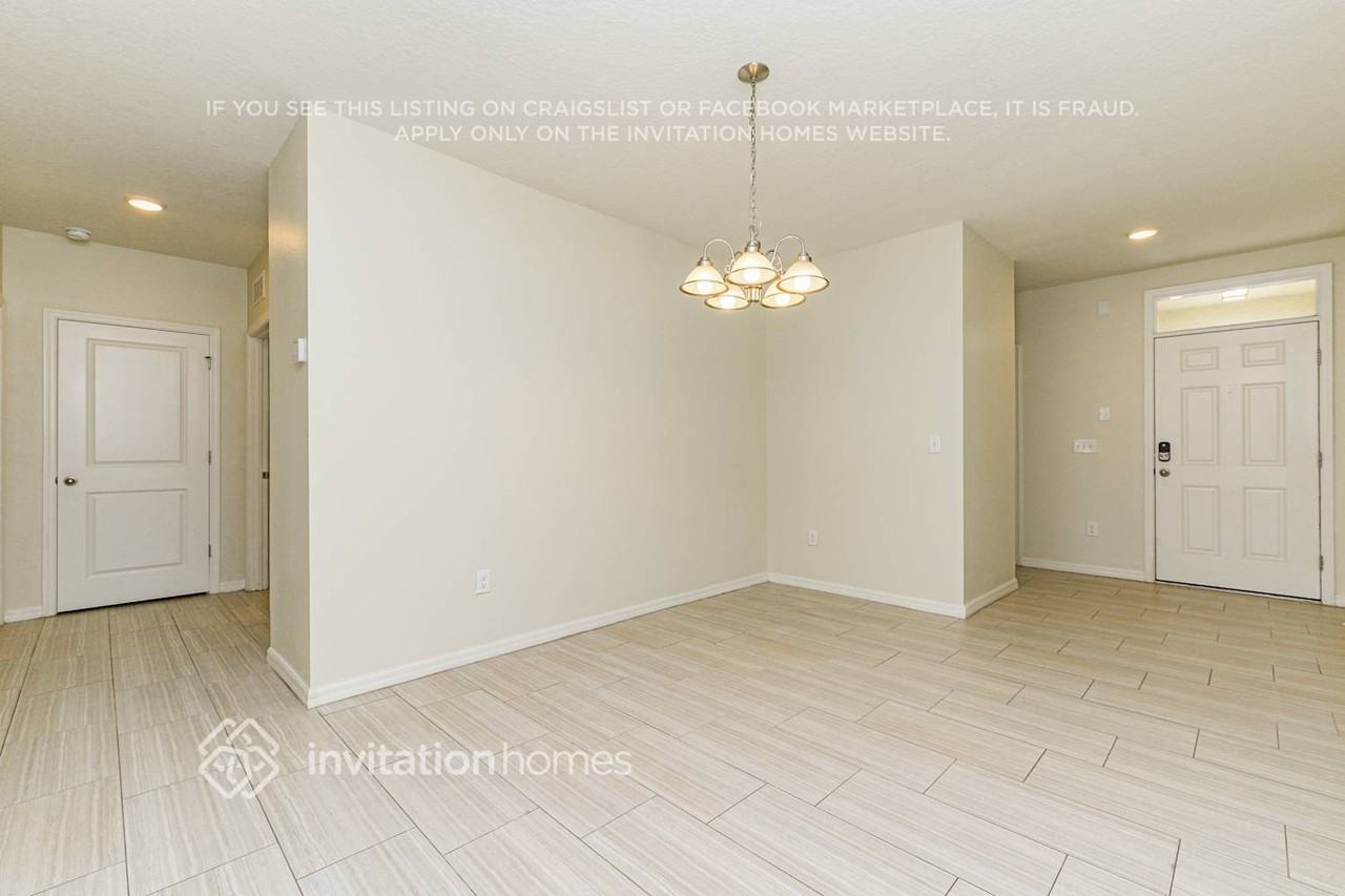 8004 Pelican Reed Cir - Photo 5 of 17