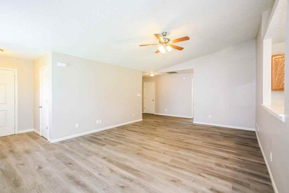 10673 Hoosier Ct - Photo 4 of 16