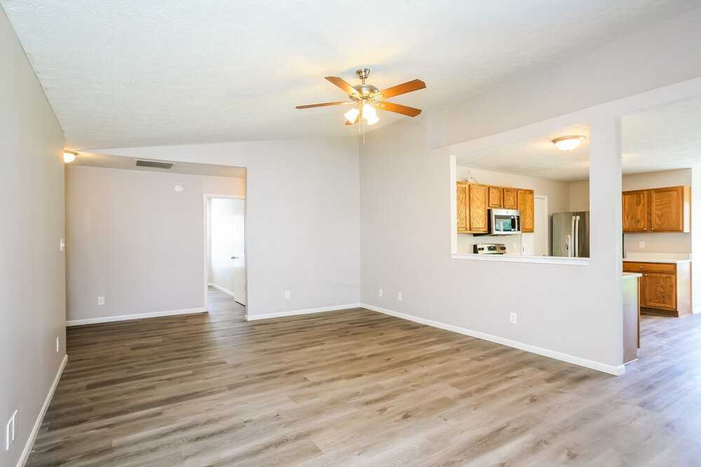 10673 Hoosier Ct - Photo 5 of 16