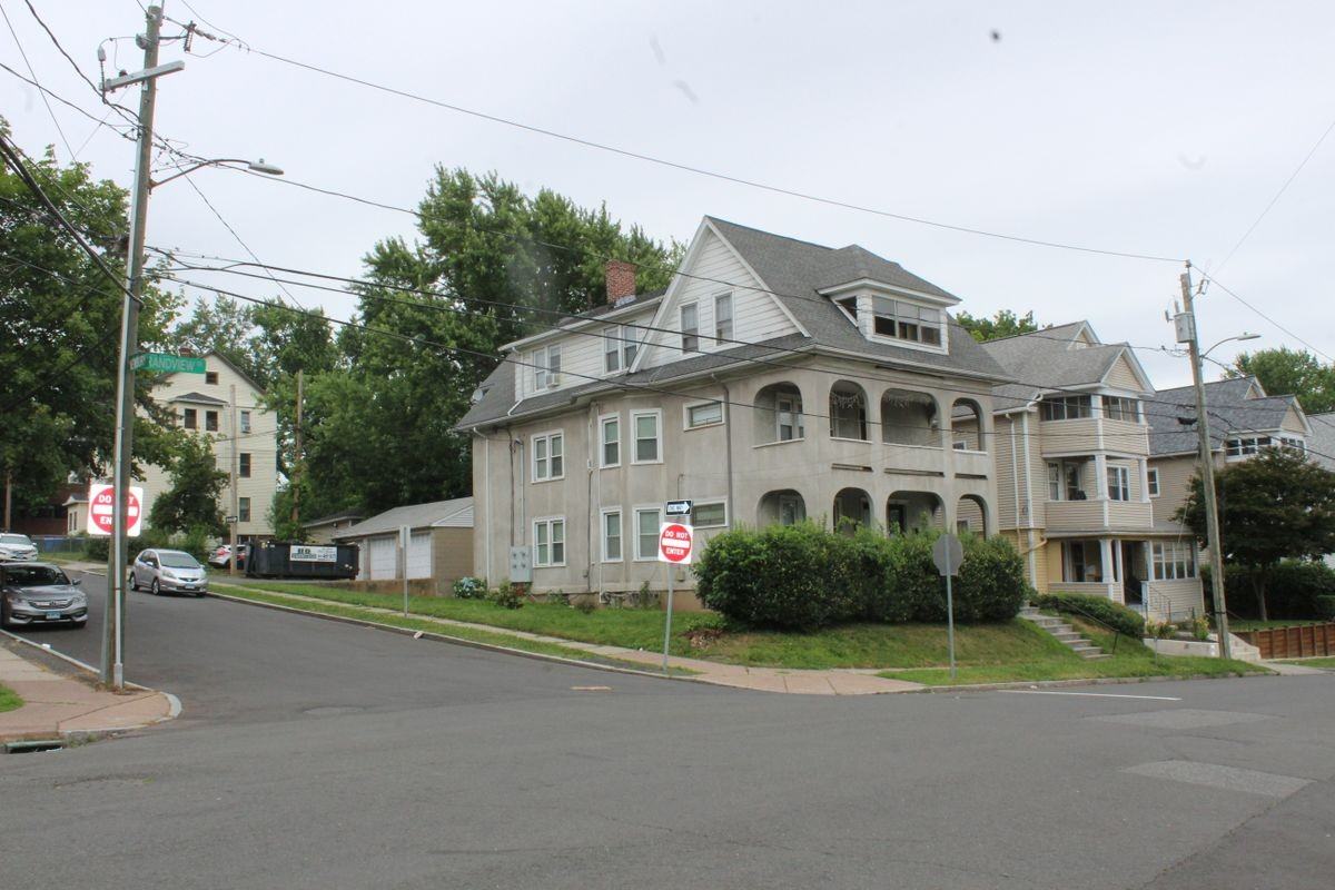 45 Grandview Ter - Photo 3 of 29