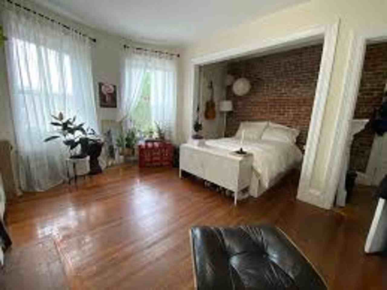 111 Winthrop Rd - Photo 3 of 9