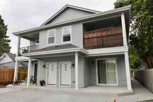 featured image of 953 W 8th Ave