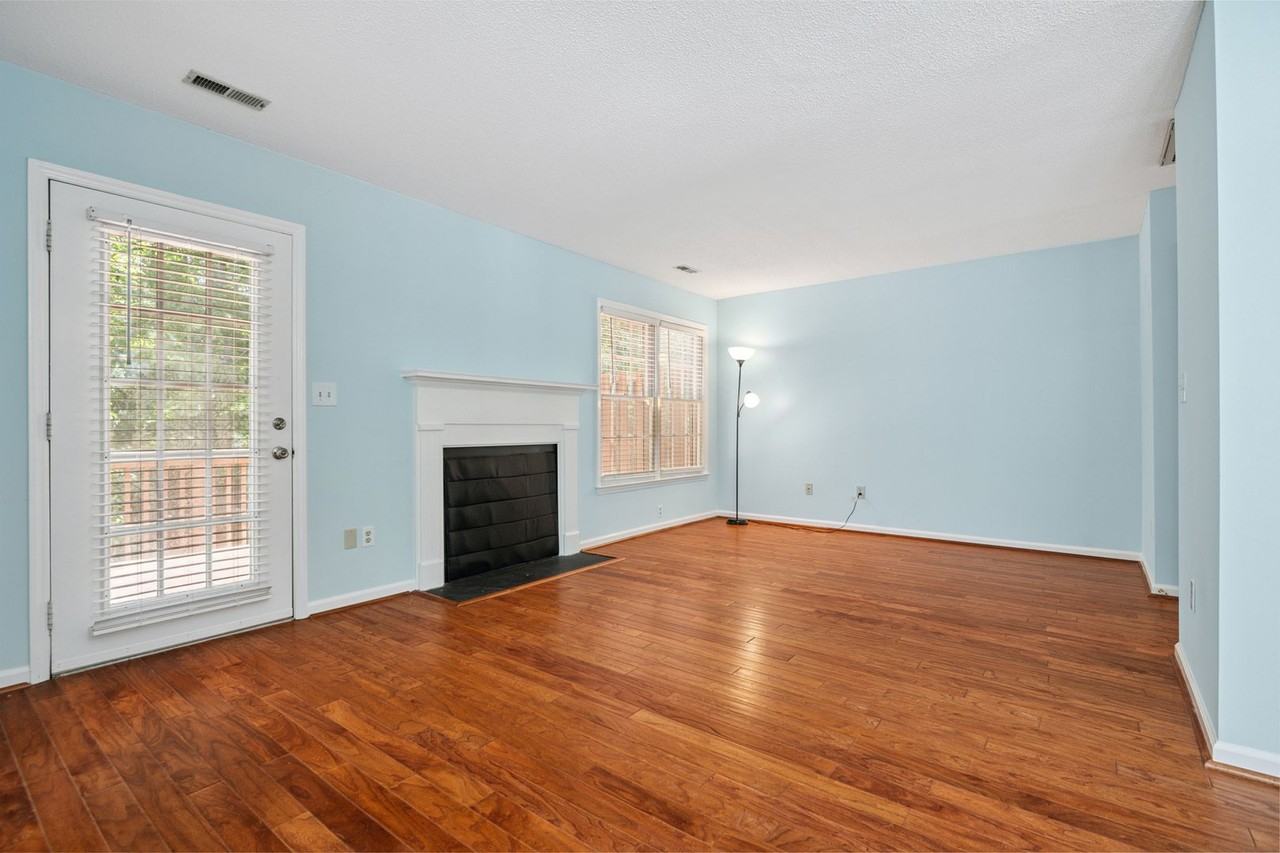 128 Shady Spring Pl - Photo 3 of 29