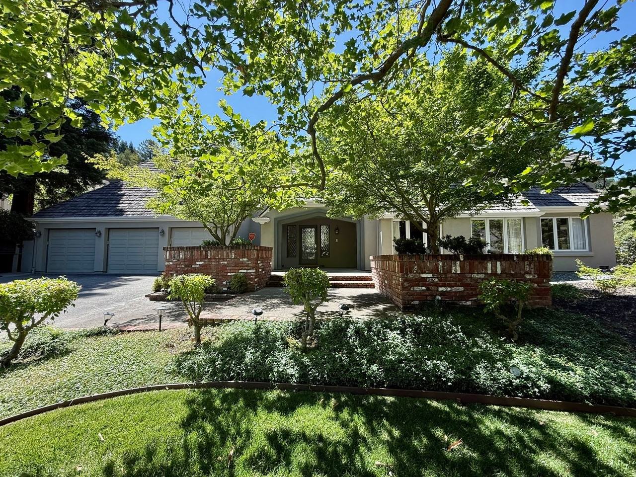 5042 Blackhawk Dr - Photo 2 of 32