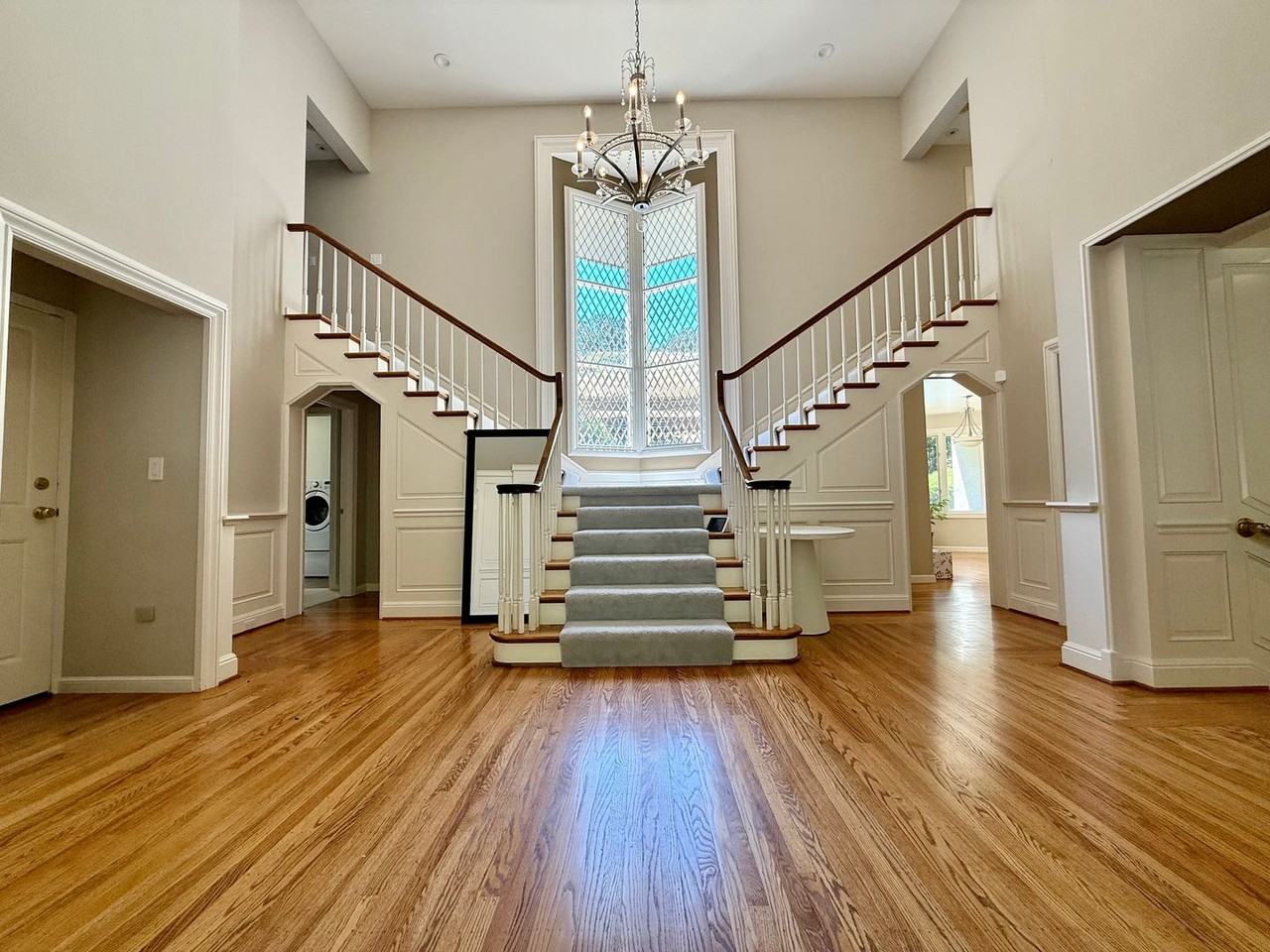 5042 Blackhawk Dr - Photo 3 of 32
