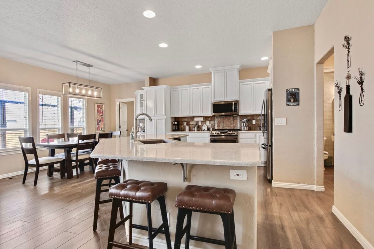 1151 N Fruitwood Way - Photo 3 of 34