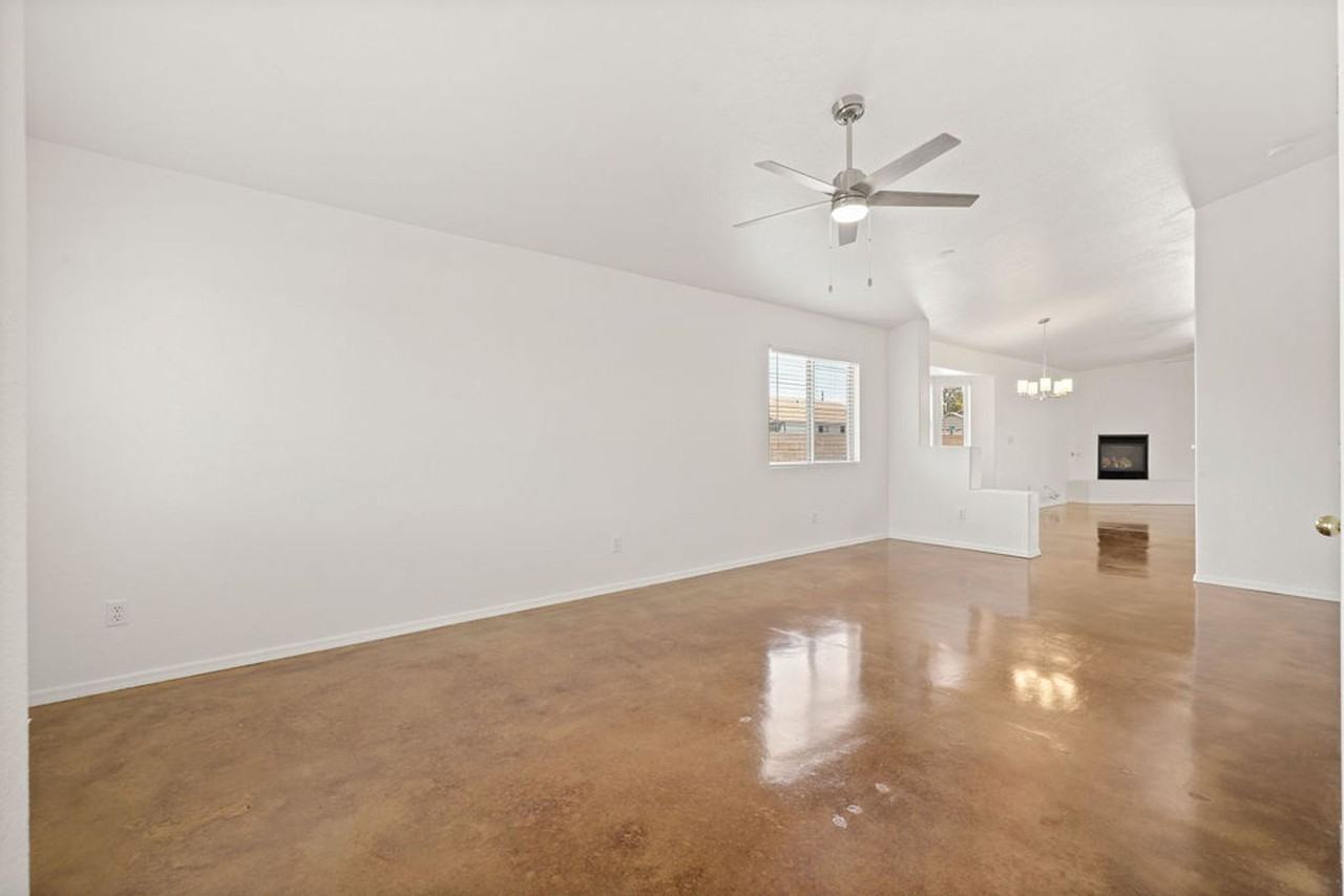 8090 E Sundew Dr - Photo 3 of 33
