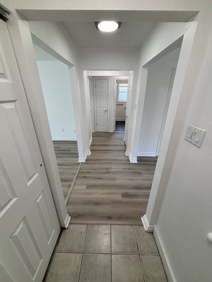 1091 Whitefield Dr #M - Photo 2 of 10