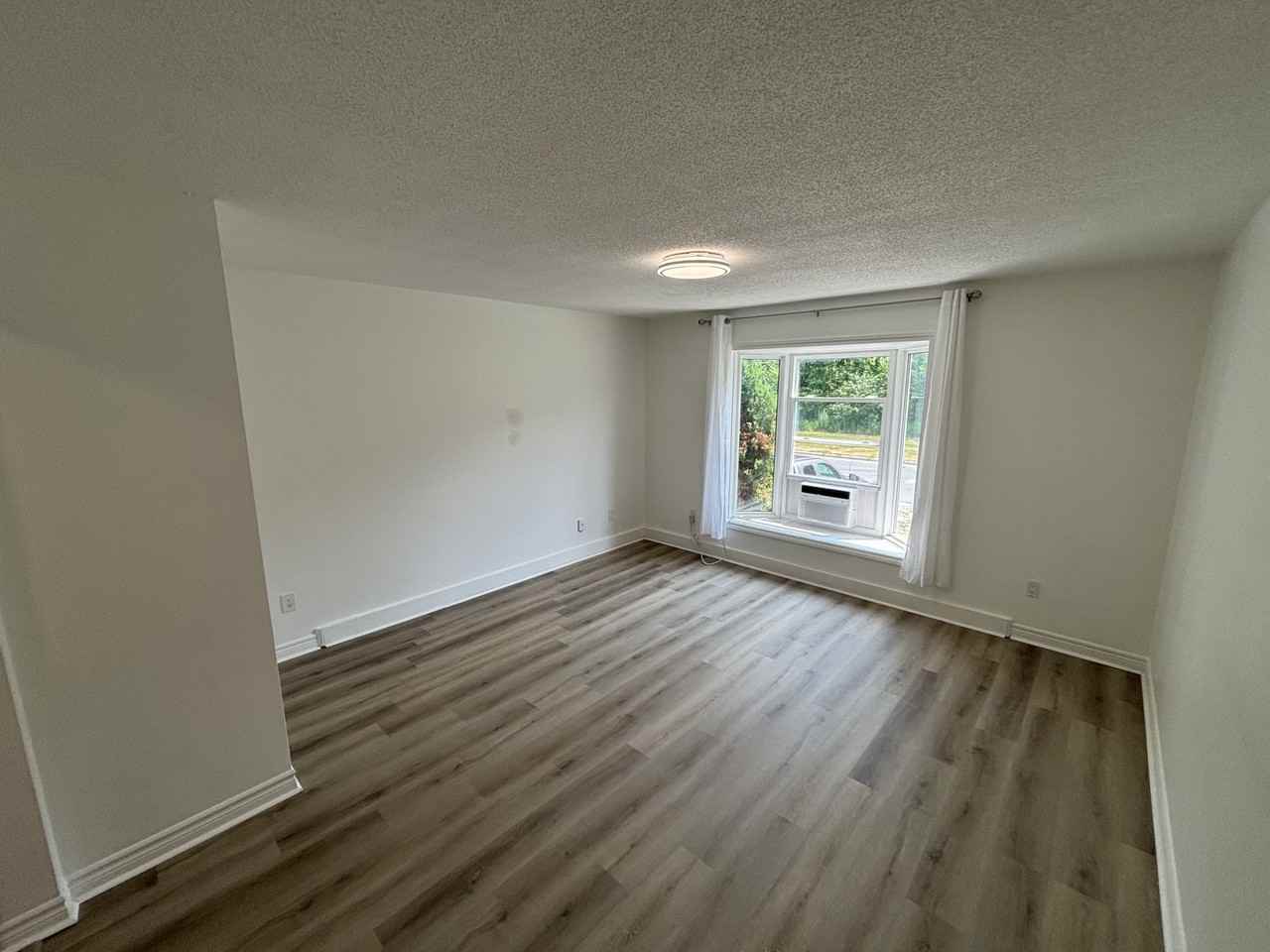 1091 Whitefield Dr #M - Photo 3 of 10