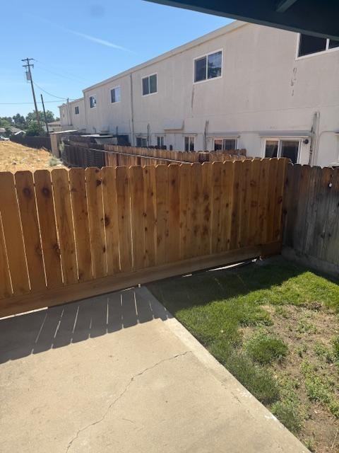 1047 E Main St - Photo 6 of 9