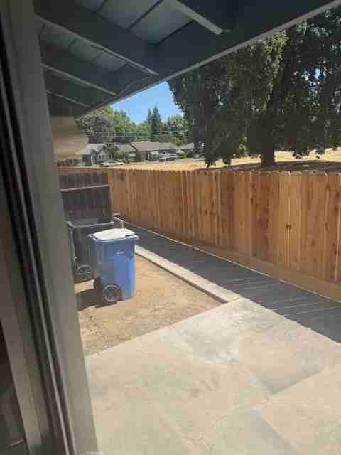 1047 E Main St - Photo 7 of 9