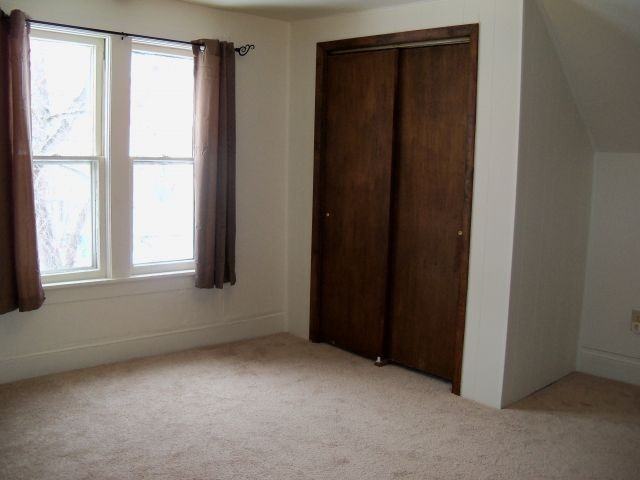 208 N 19th St - Photo 5 of 7