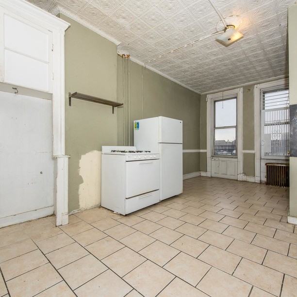 1271 Willoughby Avenue #2l - Photo 2 of 5