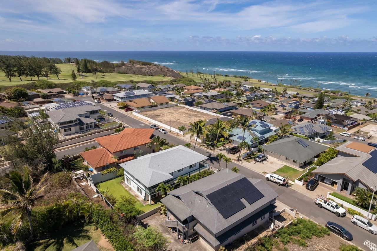 1379 Owaka St. - Photo 2 of 50