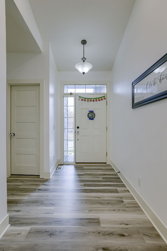 10914 S 172nd St - Photo 2 of 20