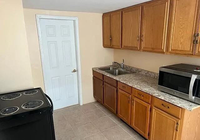 10 Leversee Ave #2ndFL - Photo 2 of 8