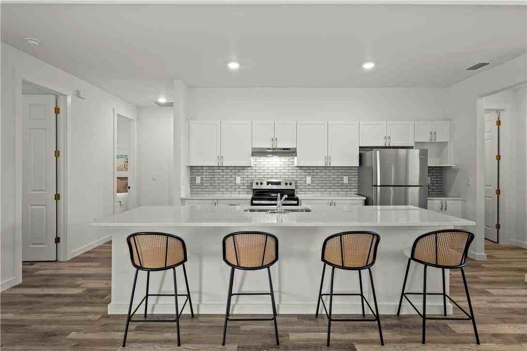 1515 Nelson Rd N - Photo 4 of 16