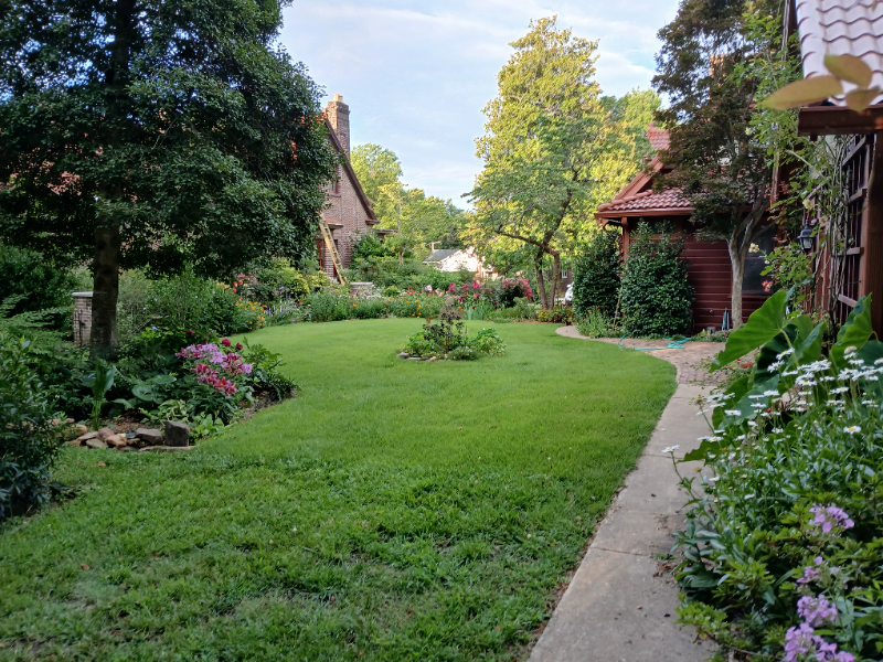 205 S Lyles Ave - Photo 5 of 9