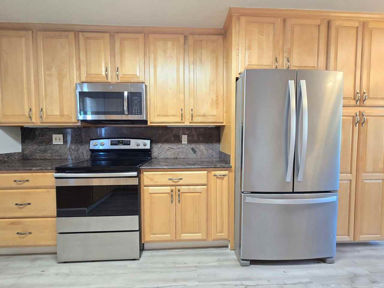1431 Bryan Ave - Photo 3 of 26