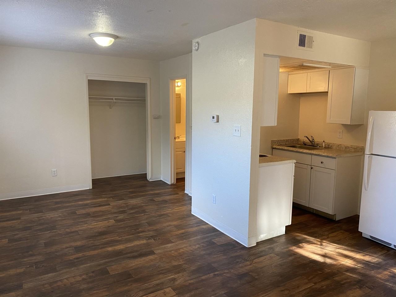 514 13th Street - Photo 4 of 14