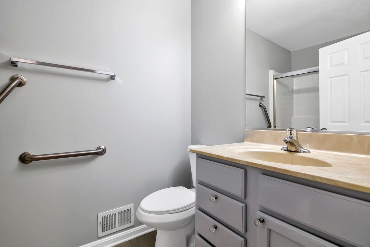 4370 Elizabeth Dr - Photo 3 of 5