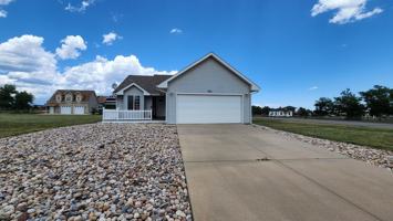 featured image of 203 W Coal Creek Dr