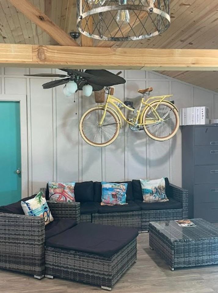Hideaway Cove Apartments - Photo 2 of 18