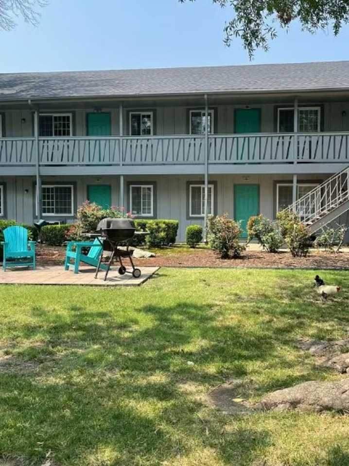 Hideaway Cove Apartments - Photo 4 of 18