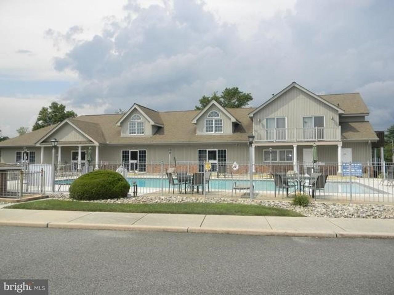 Harlen Court Rentals - Photo 7 of 16