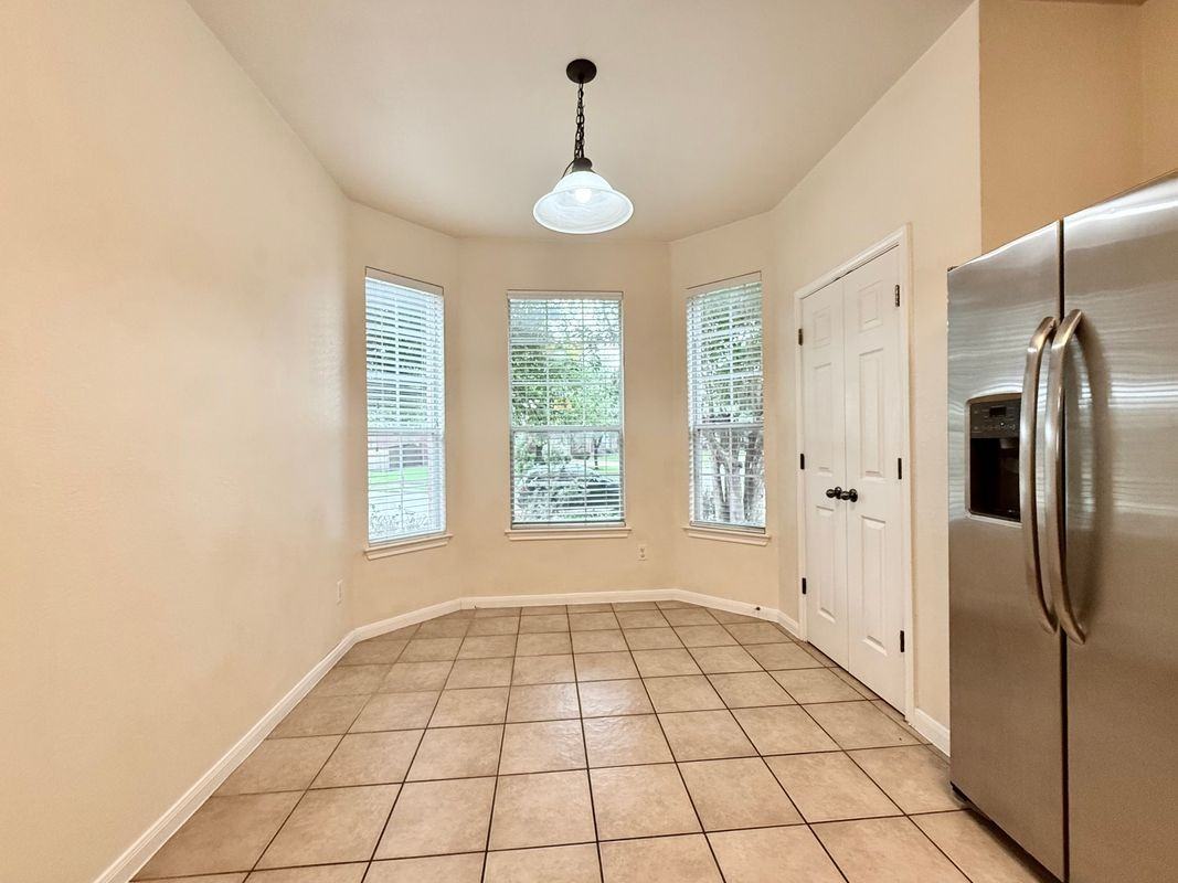 4025 Meadow Bluff Way - Photo 3 of 18