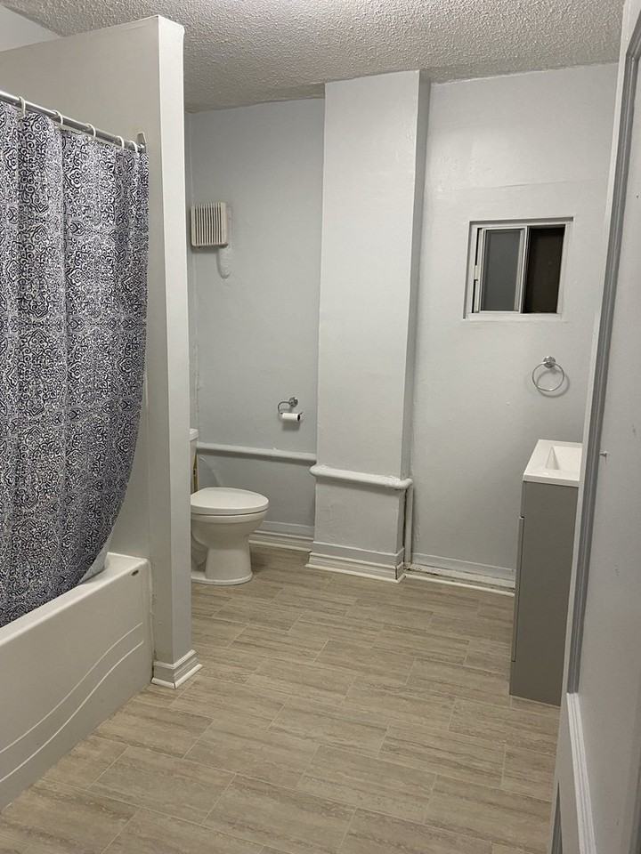 551 Bloor St W - Photo 3 of 6