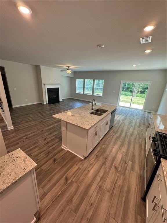 41 Oak St - Photo 4 of 27