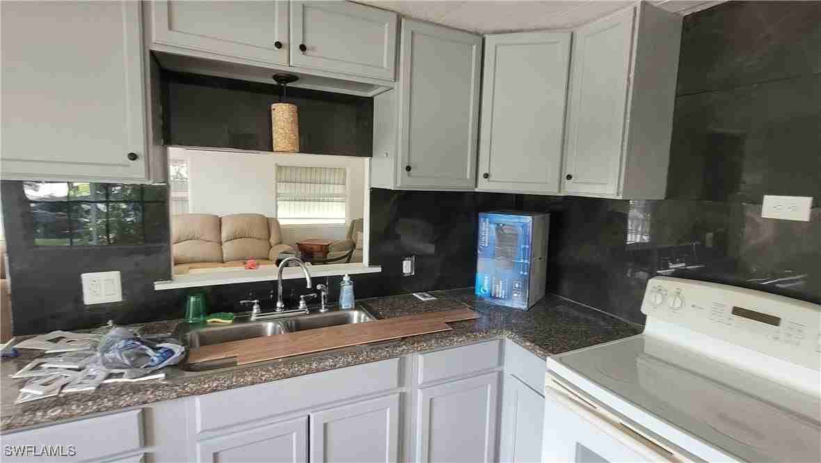 331 San Bernardino St - Photo 2 of 8