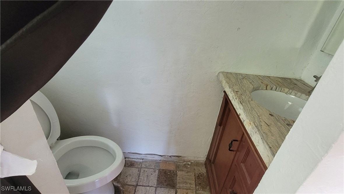 331 San Bernardino St - Photo 5 of 8