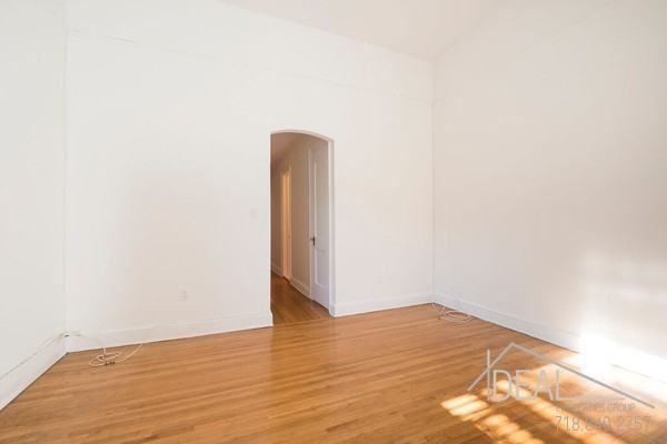 375 Henry Street - Photo 3 of 7