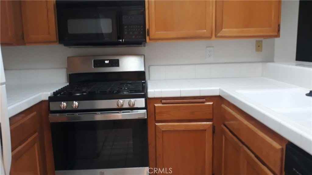 1441 Brett Pl #245 - Photo 3 of 10