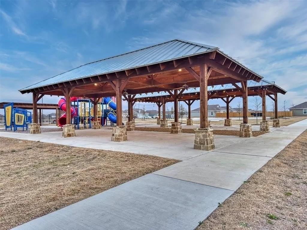 2733 Slatewood Dr - Photo 4 of 22