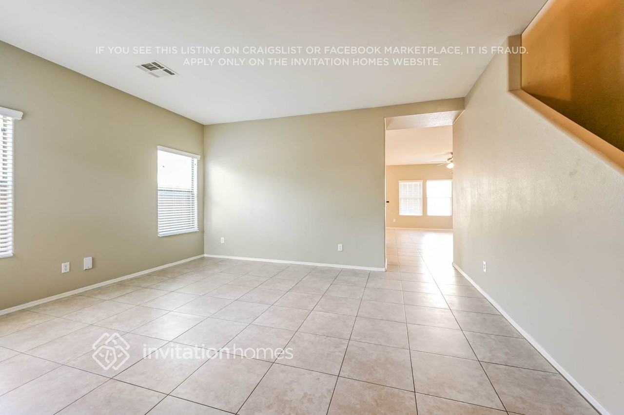 17146 N 184th Dr - Photo 5 of 18