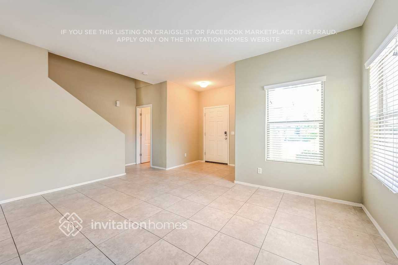 17146 N 184th Dr - Photo 4 of 18