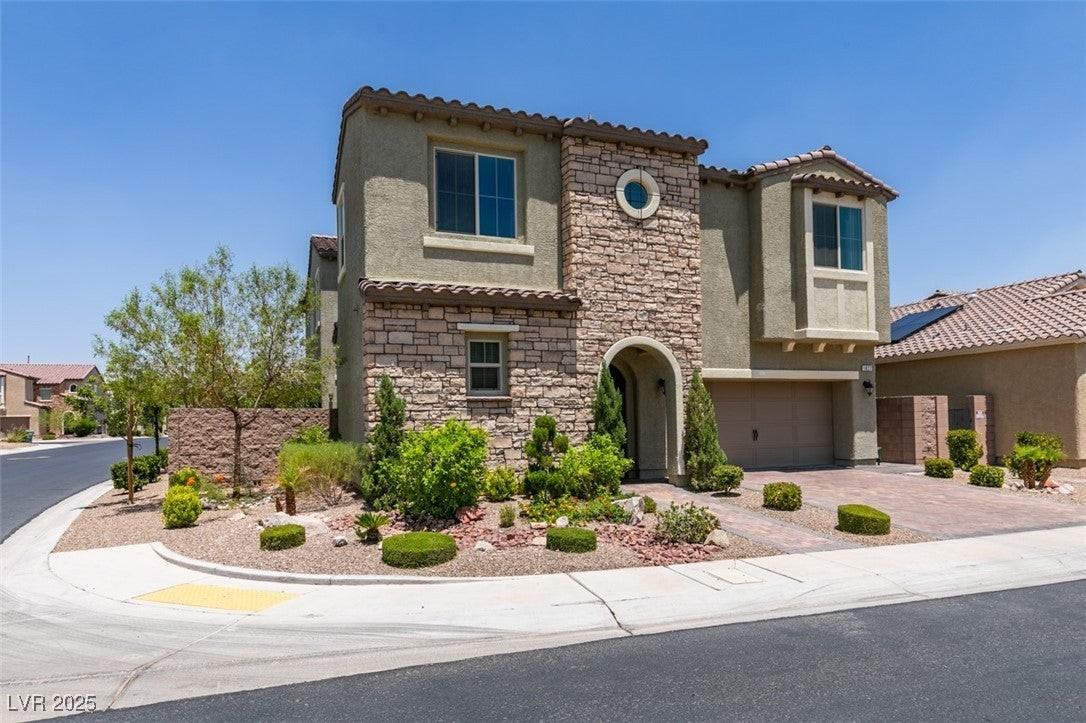 1027 Whitworth Ave - Photo 2 of 50