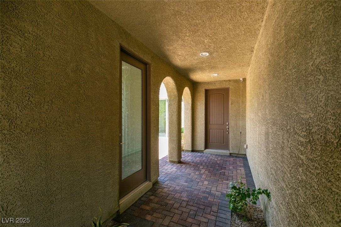 1027 Whitworth Ave - Photo 3 of 50