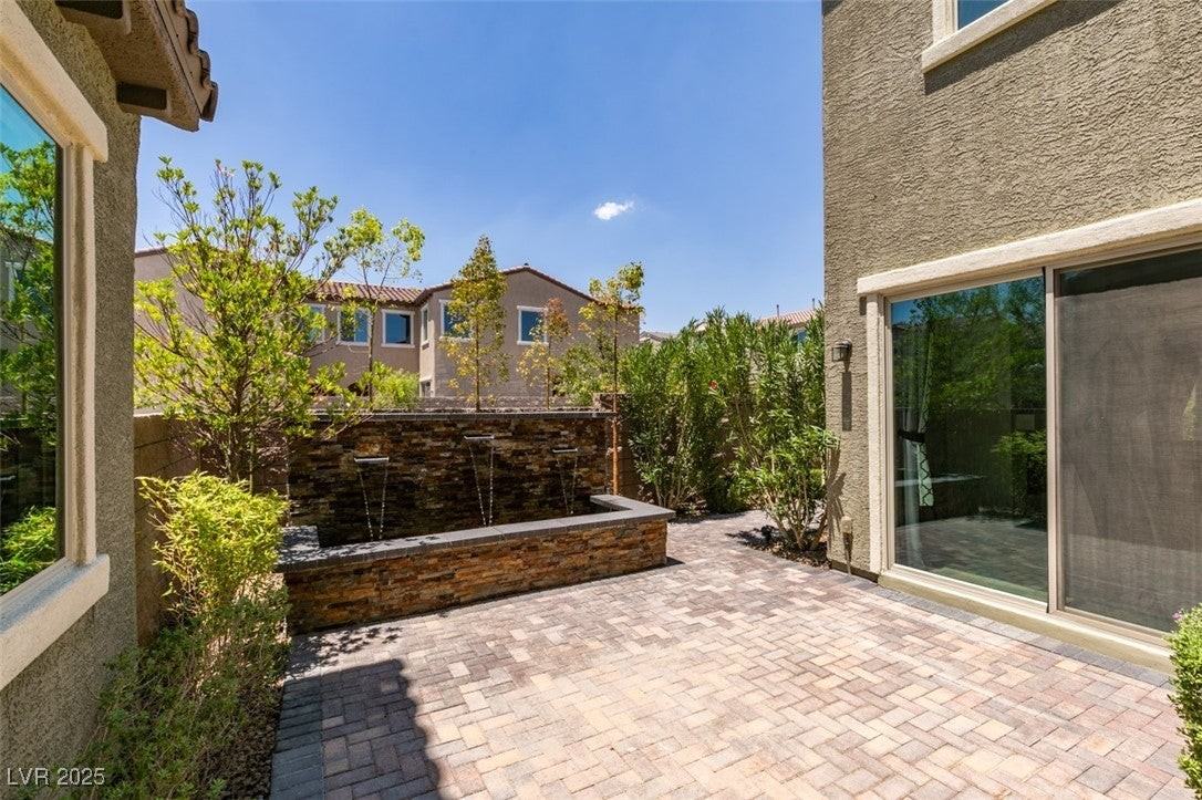 1027 Whitworth Ave - Photo 4 of 50