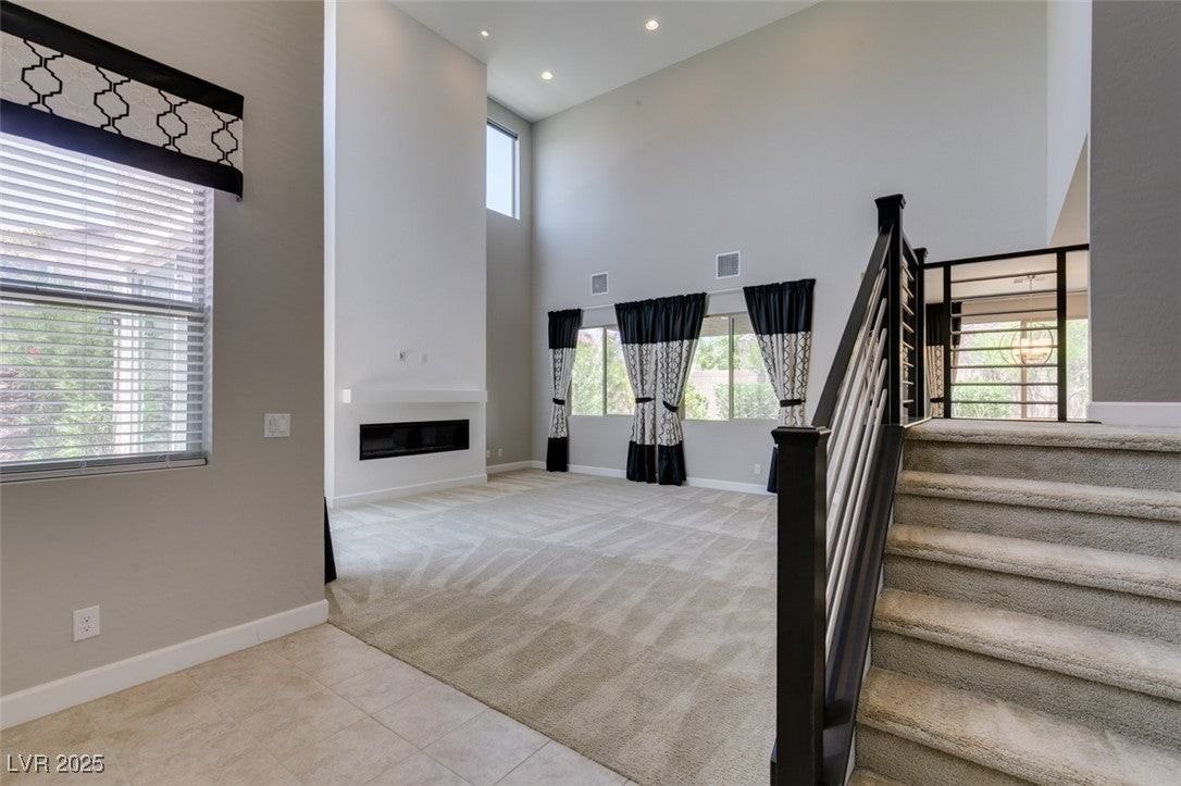 1027 Whitworth Ave - Photo 6 of 50