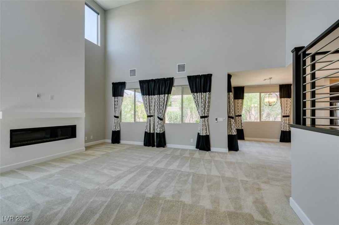 1027 Whitworth Ave - Photo 7 of 50