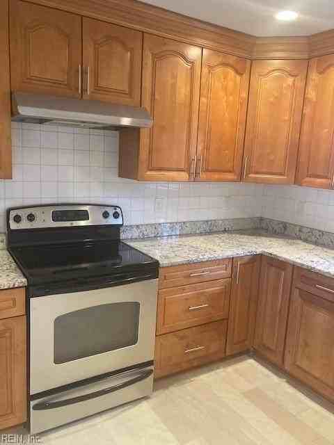 237 E 42nd St - Photo 3 of 11