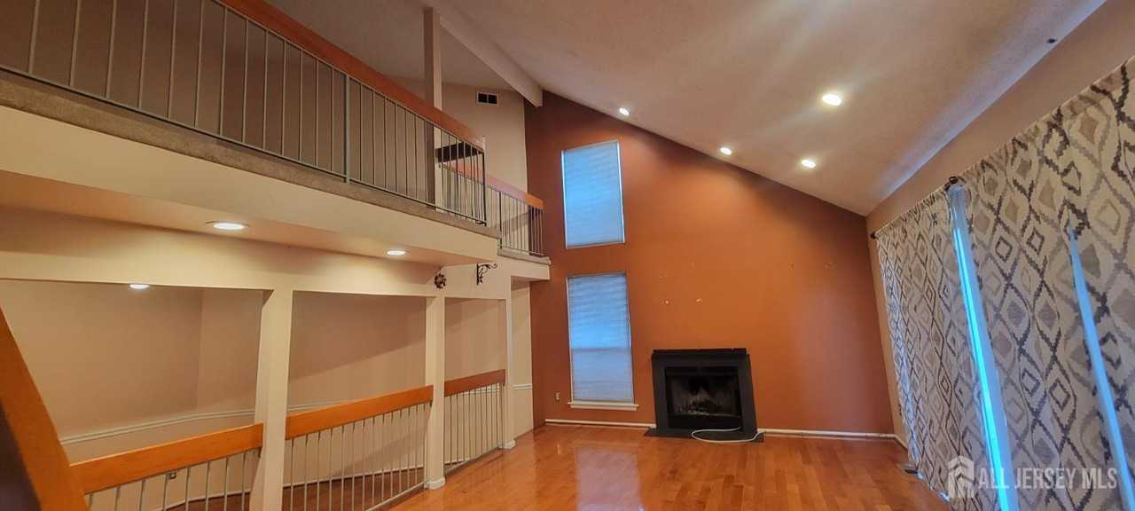 24 Cotoneaster Ct - Photo 2 of 19