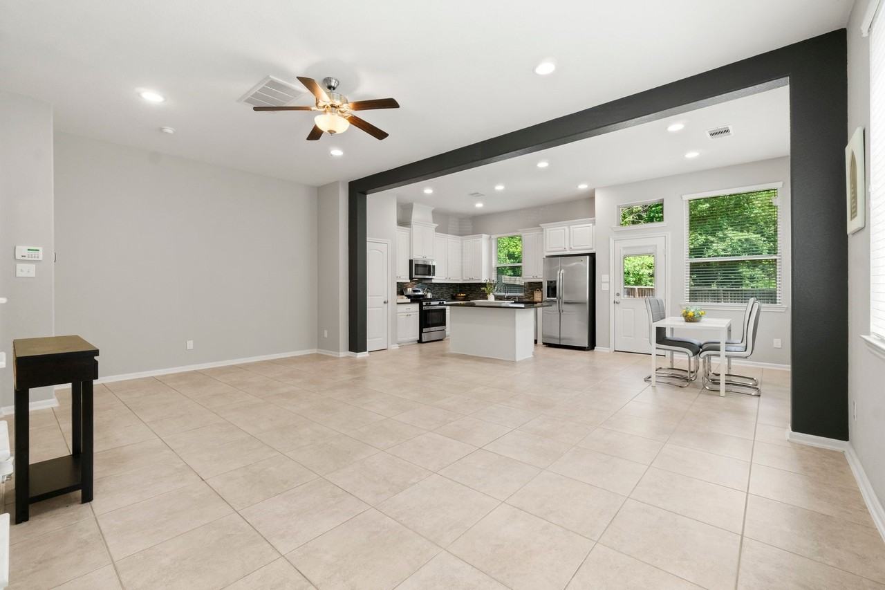 134 Biltmore Loop - Photo 3 of 34