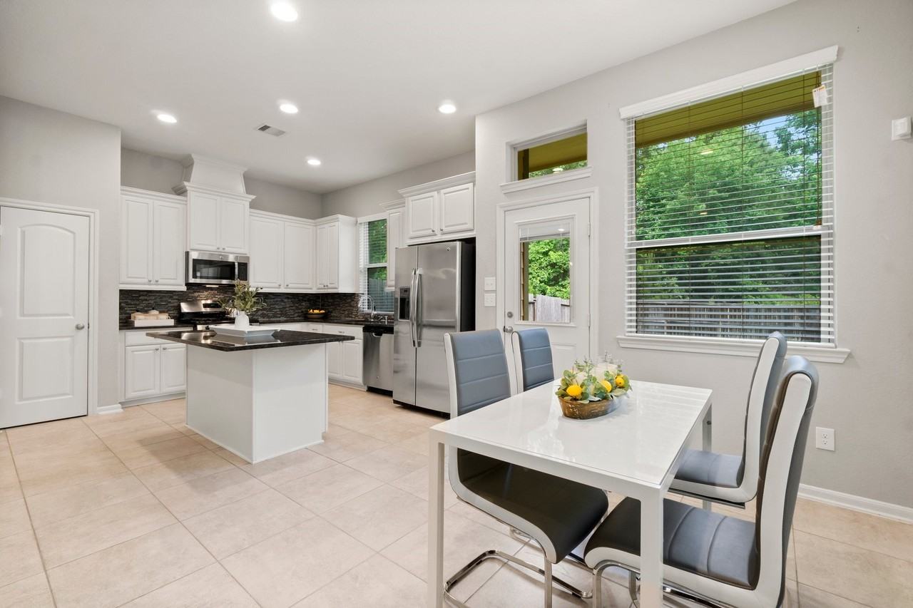 134 Biltmore Loop - Photo 4 of 34