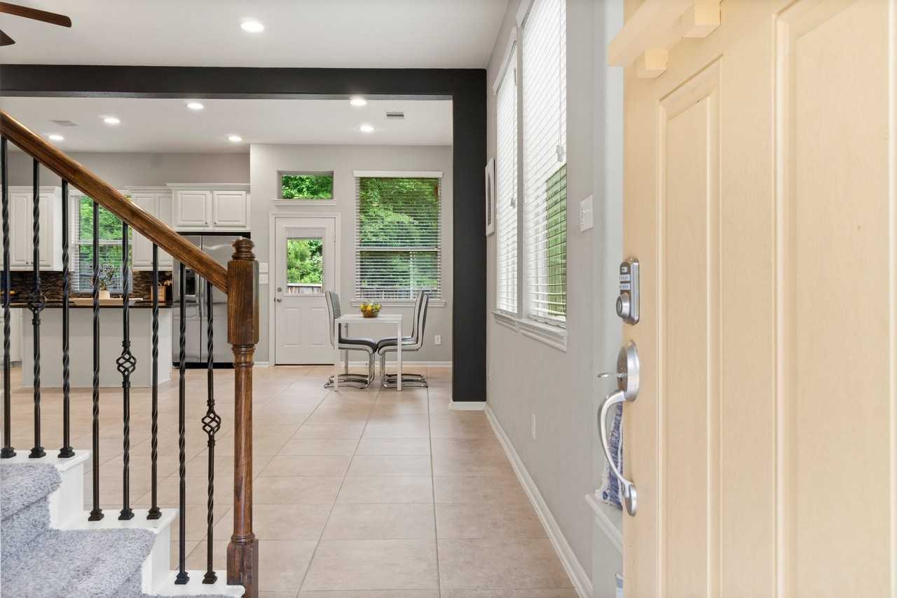 134 Biltmore Loop - Photo 5 of 34