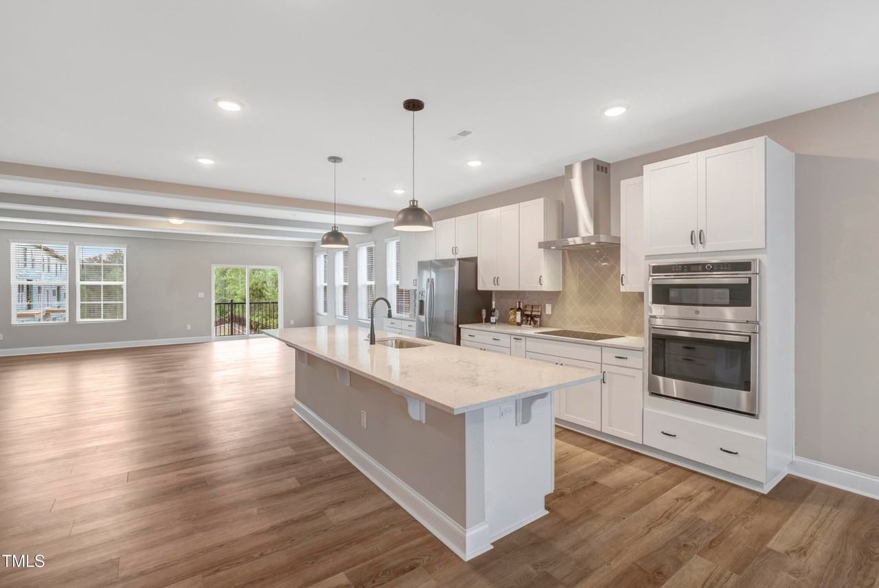 600 Market Grove Dr - Photo 7 of 33